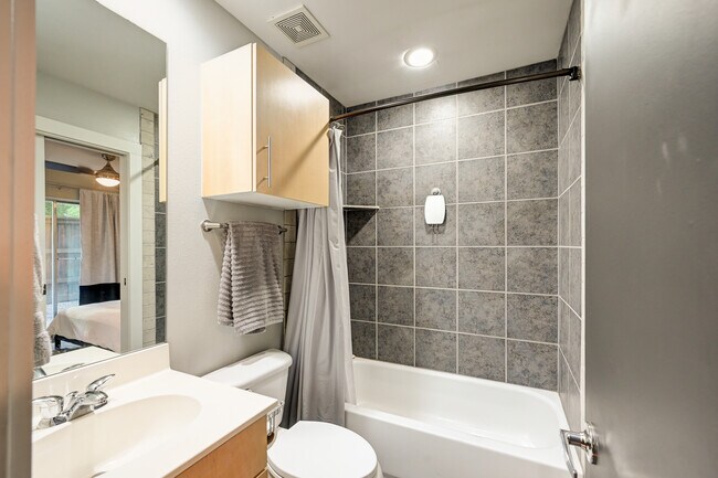 Building Photo - 1214 Urban Lofts Dr