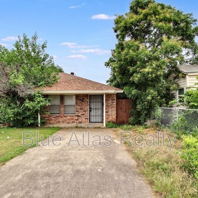 Building Photo - 5519 Wellesley Ave