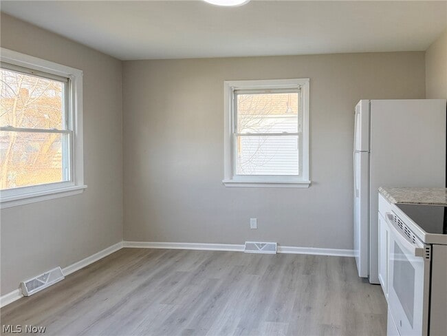 Building Photo - 642 Broadway