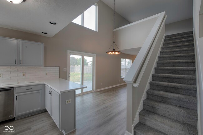 Building Photo - 7866 Sergi Canyon Dr