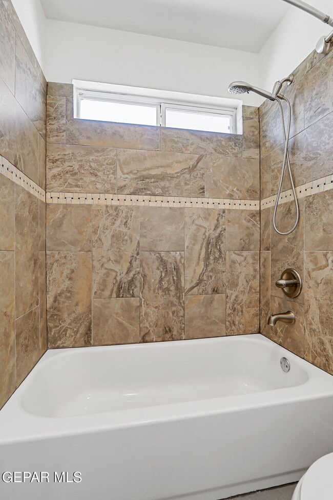 Building Photo - 13913 Golden Mesa Ct