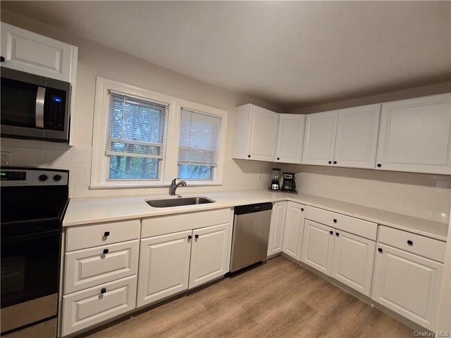 Building Photo - 17 Catskill Ave