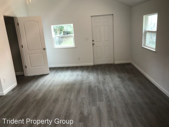 Building Photo - 1 br, 1 bath House - 2702 S Brown Ave