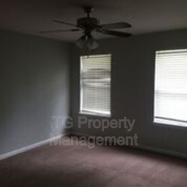 Building Photo - 771 Scrub Jay Dr