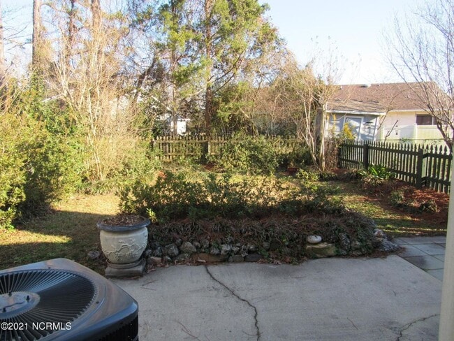 Building Photo - 314 Bracken Pl