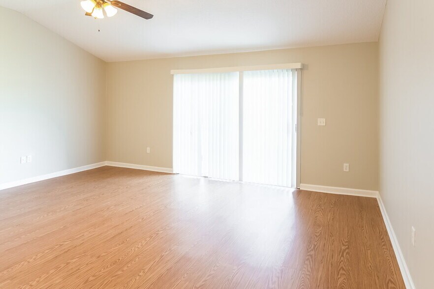 Building Photo - 9373 Prosperity Lake Dr