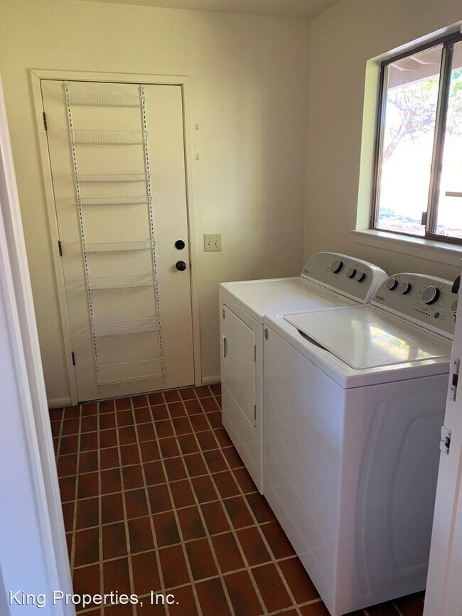 Building Photo - 3 br, 2 bath House - 2003 Amador Avenue