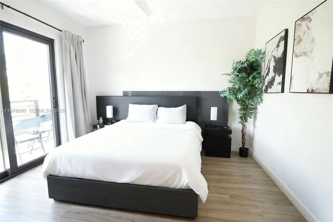 Building Photo - 211 SE 4th St