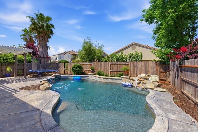 Building Photo - 1282 Seymour Cir