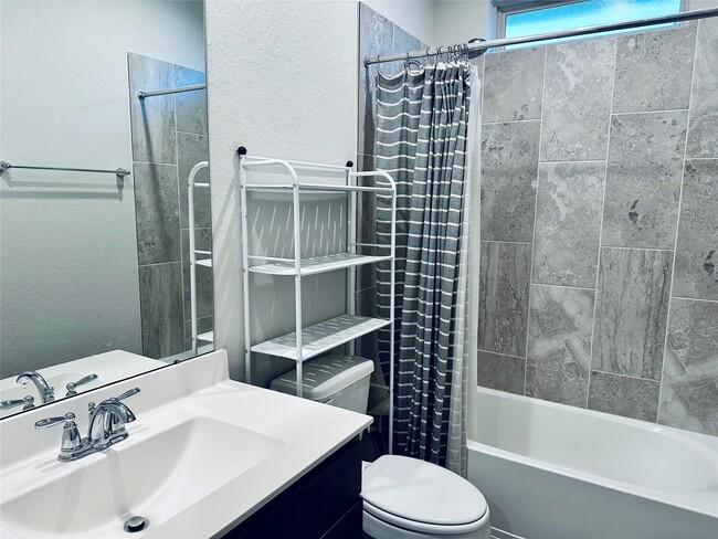 Building Photo - 1217 Antelope Passing Dr