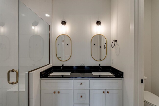 Building Photo - North Shore New Construction!