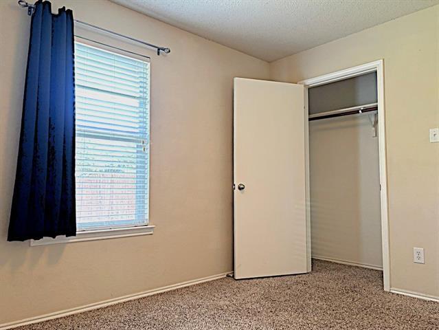 Building Photo - 9805 Nixon Dr