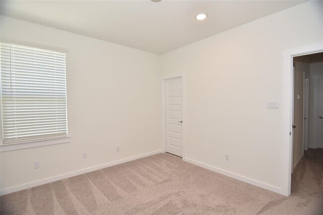 Building Photo - 1804 Homestead Farms Dr