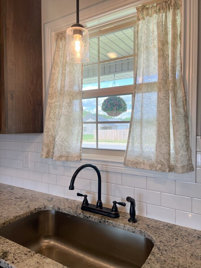 Building Photo - Charming Ranch-Style Home on a Large Corne...