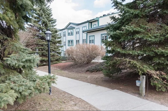 Building Photo - Large One Bedroom Condo For Rent in Lockwood Condominiums!