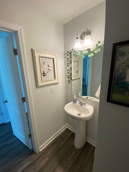 Building Photo - 621 Blossom Run