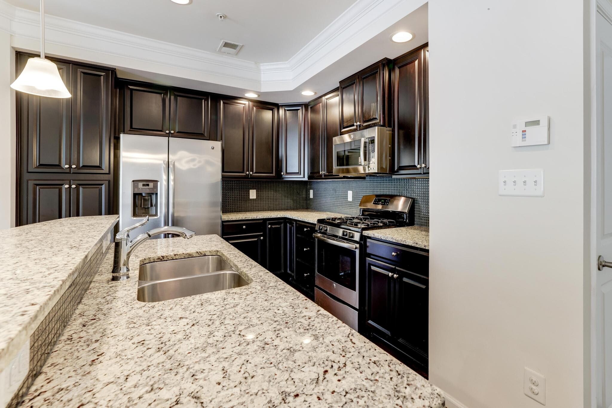 Building Photo - 13643 Air and Space Museum Pky