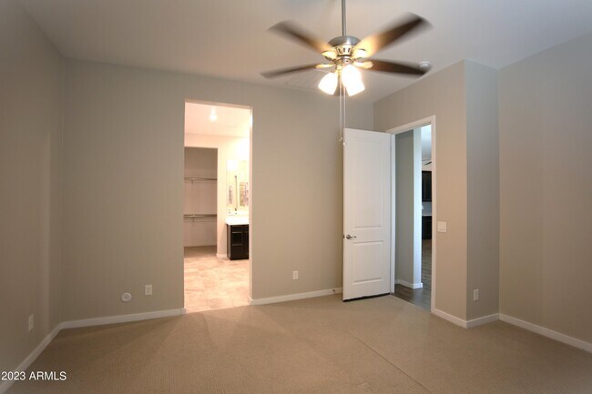 Building Photo - 1201 E Cherrywood Pl