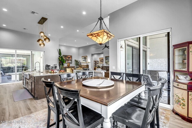 Building Photo - 2958 Saddle Peak Dr