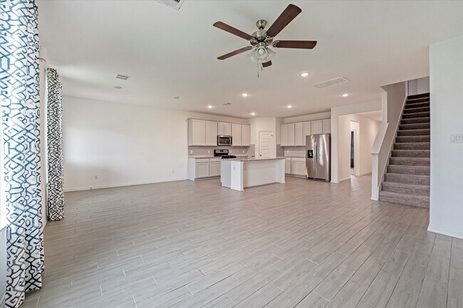 Building Photo - 5806 Aurora Grns Ln
