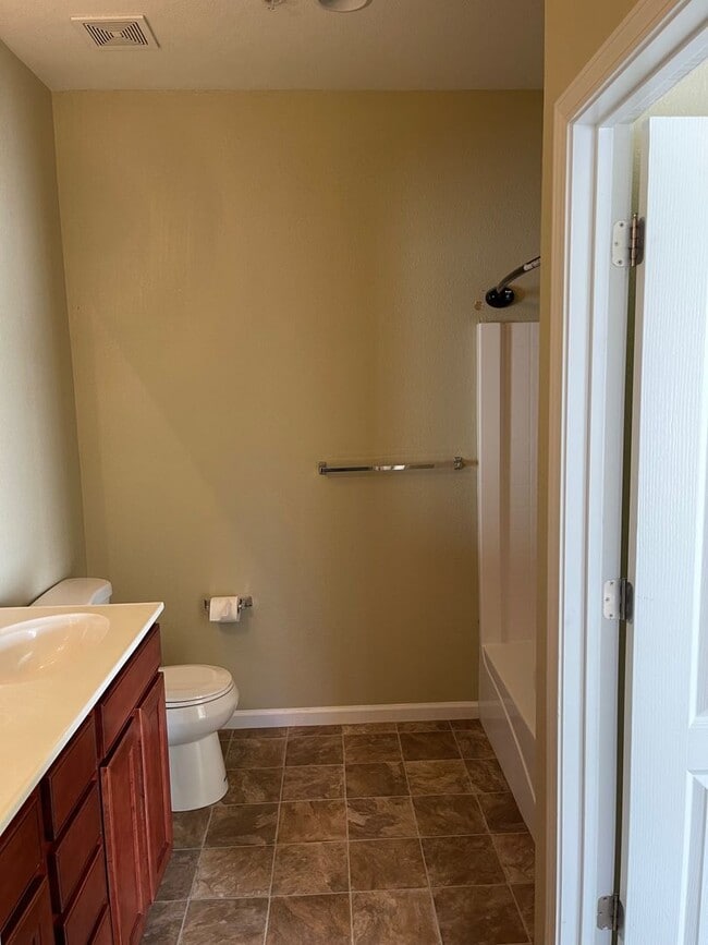 Building Photo - Luxury Natomas Condo