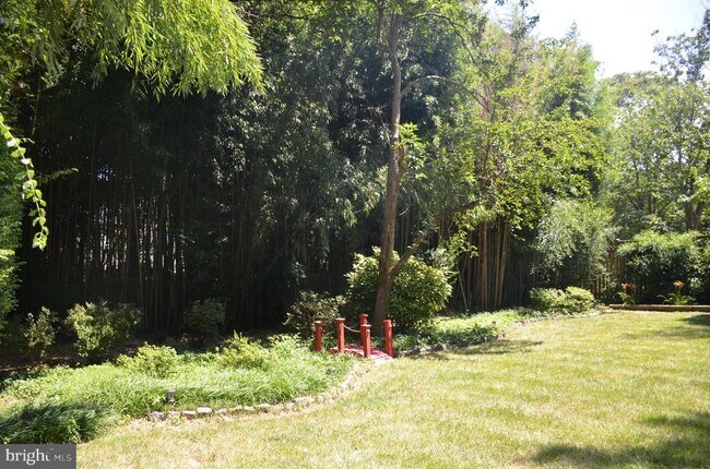 Building Photo - 8705 Yardley Dr