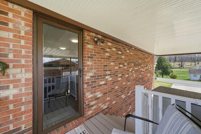 Building Photo - 392 Minga Rd