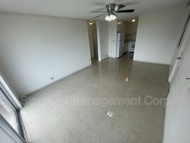 Building Photo - 1735 Young St