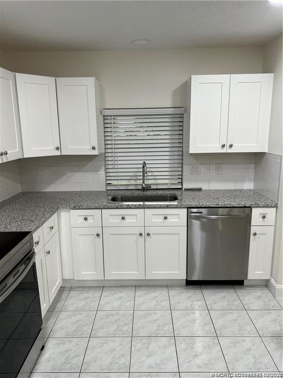 Building Photo - 160 SE Lakehurst Dr