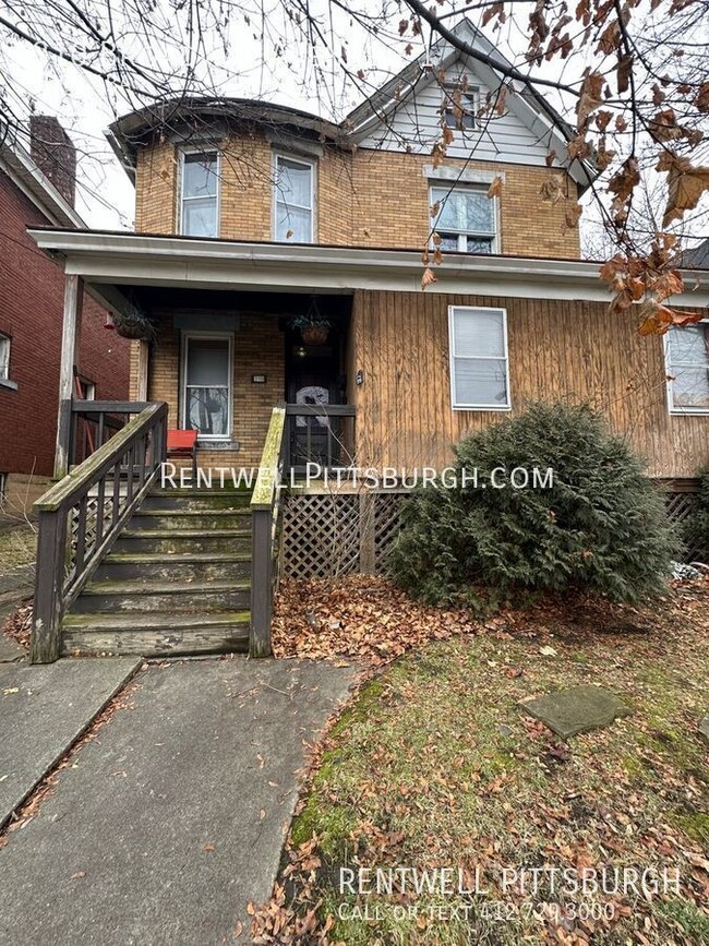 Building Photo - 1 Bedroom Apartment in McKees Rocks