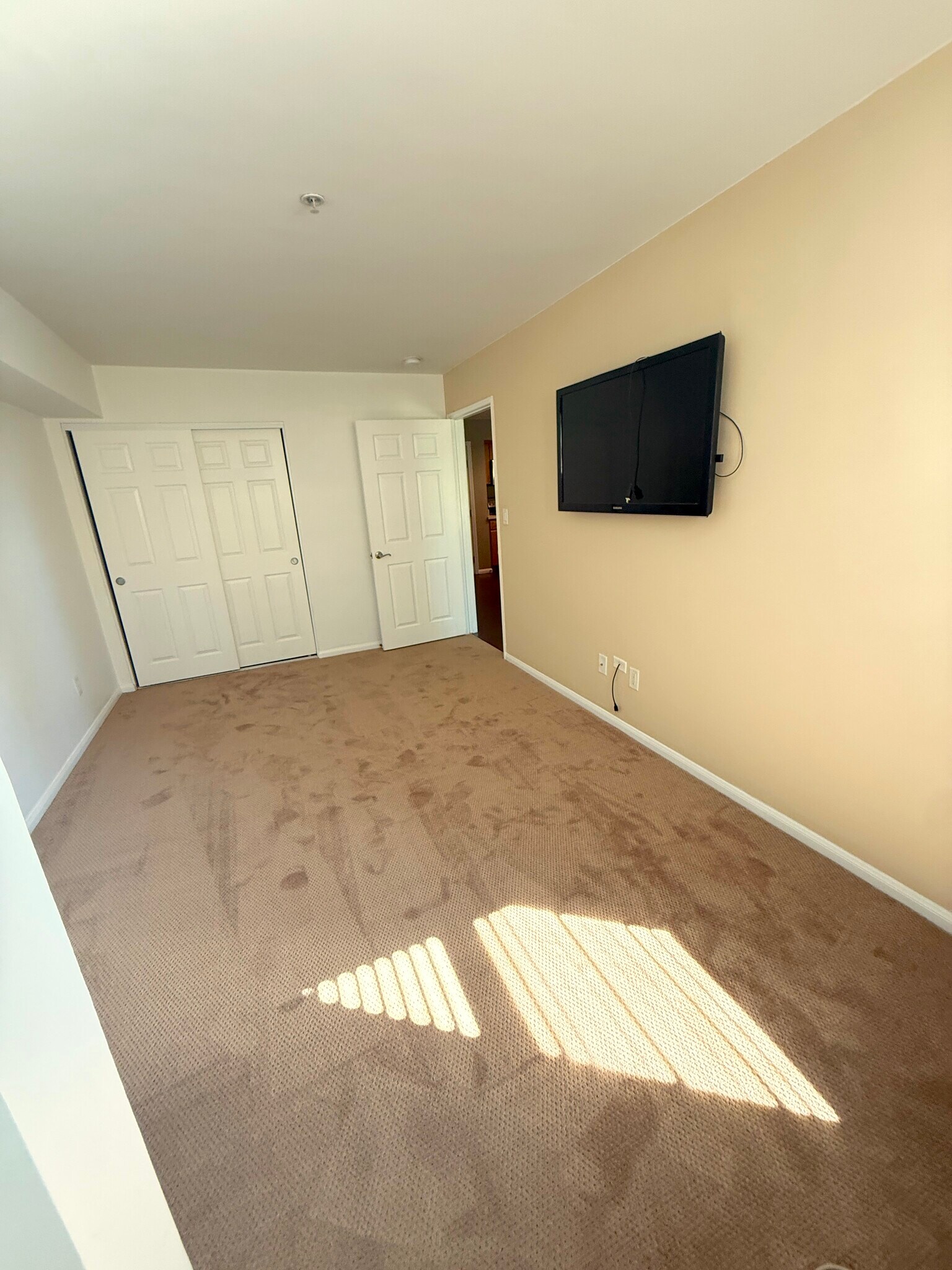 Building Photo - 1435 India St