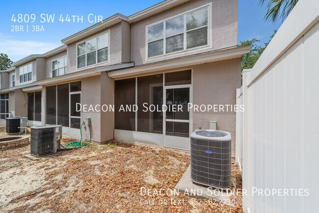 Building Photo - 4809 SW 44th Cir