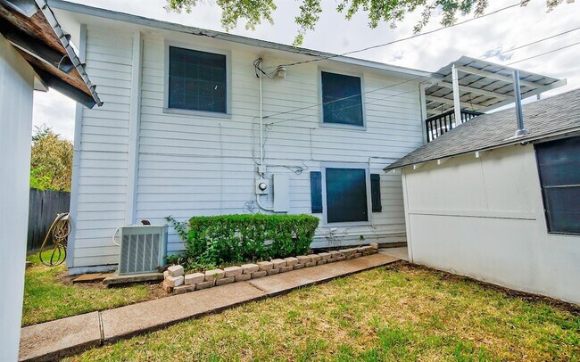 Building Photo - 3905 Billingsley St