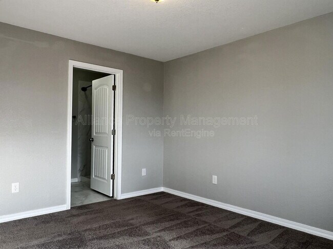 Building Photo - 7470 Grand Valley Dr