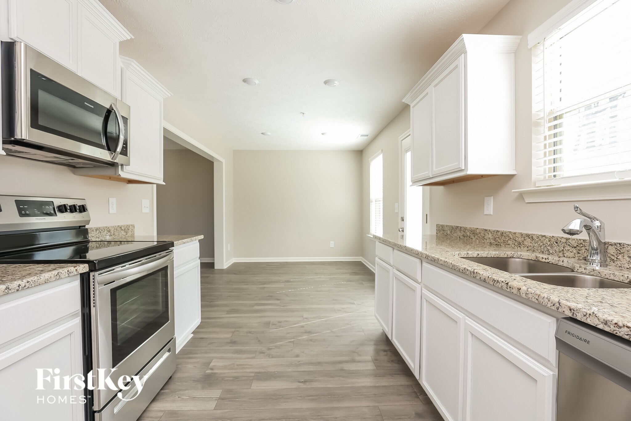 Building Photo - 219 Edgefield Ct