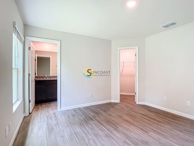 Building Photo - Live the Dream in a Brand-New Duplex in Po...