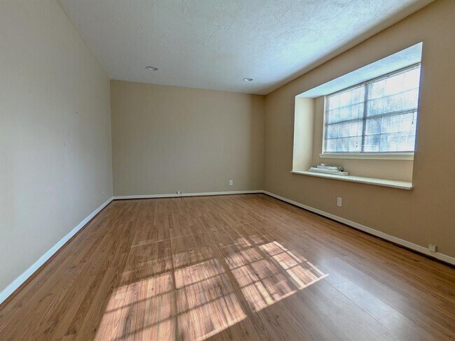 Building Photo - 22 Woody Creek Dr