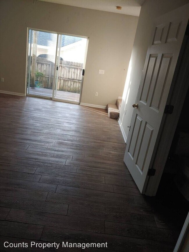 Building Photo - 2 br, 2.5 bath House - 602 Camelia St. Unit B