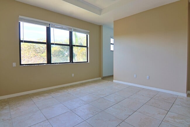 Building Photo - 634 NE 193rd Terrace