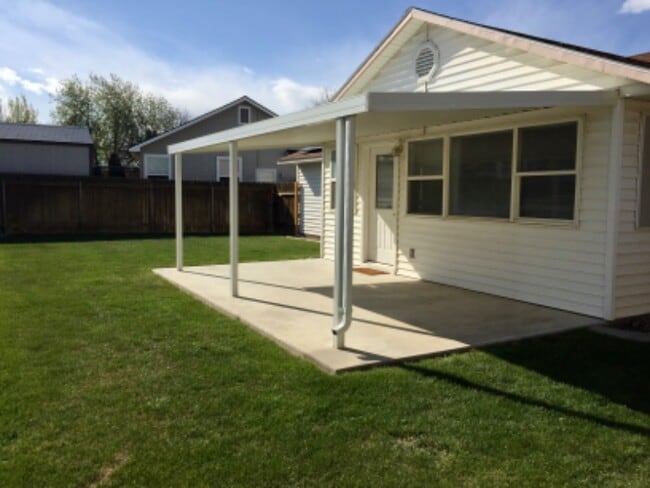 Building Photo - 714 Monticello Ct