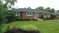 Building Photo - 402 Mohawk Trail
