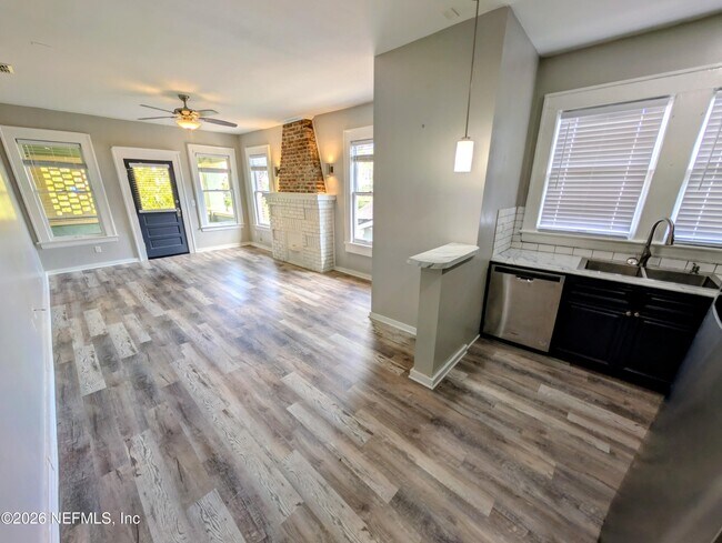 Building Photo - 2818 Herschel St