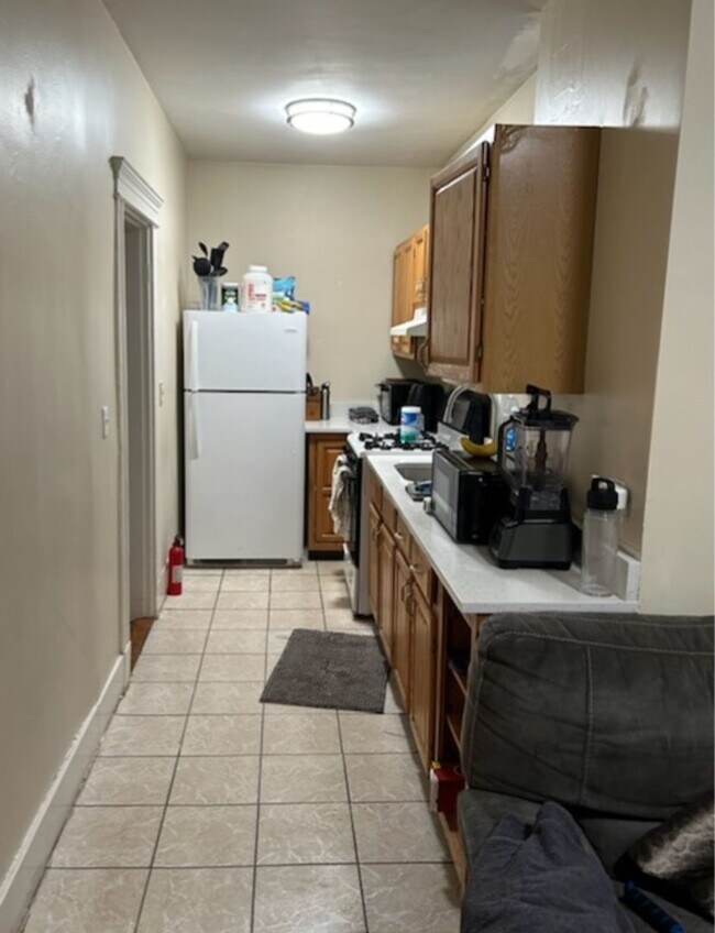 Building Photo - 8 Fuller St