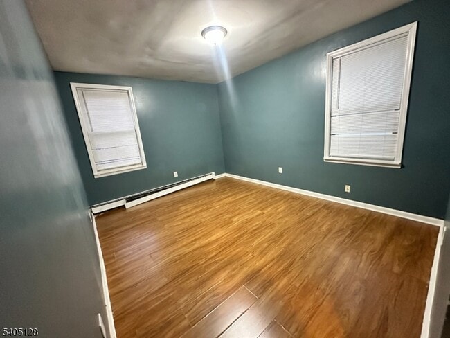 Building Photo - 241 Wainwright St