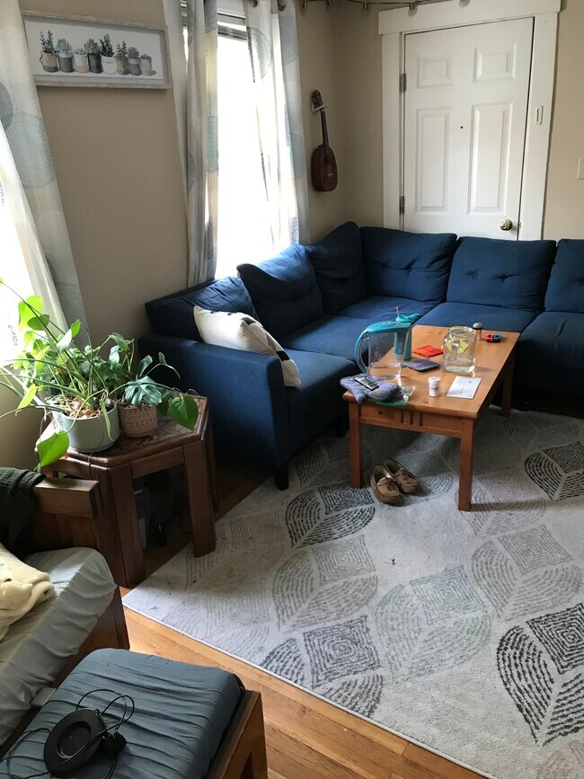 Building Photo - 387 Cambridge St