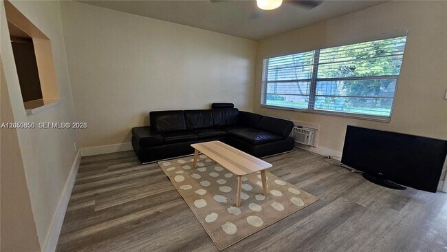 Building Photo - 2918 Funston St