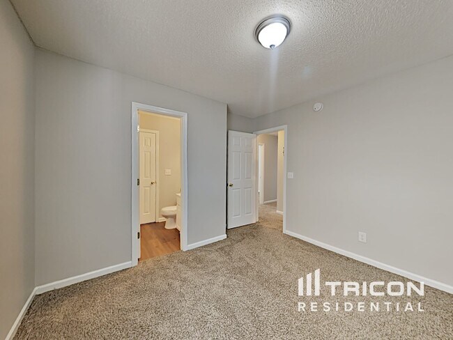Building Photo - 925 Schofield Ln