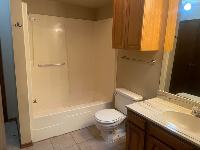 Building Photo - Beautiful 2 bed 2 bath home in a great location!!