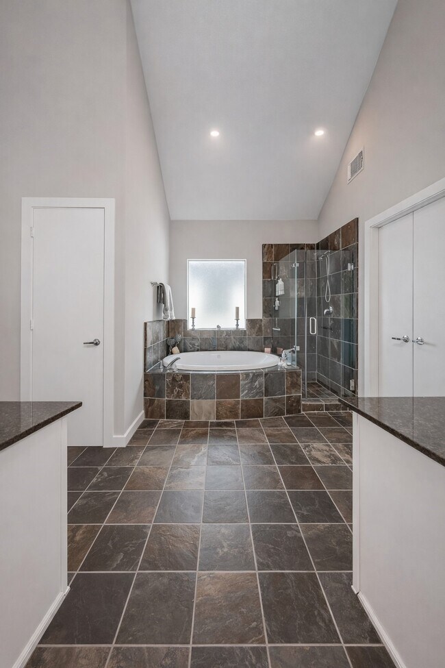 Building Photo - 1144 Patterson St