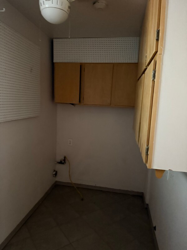 Building Photo - 2923 W Rose Ln